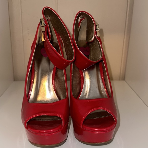 2Bebe - Picture 4 of 4